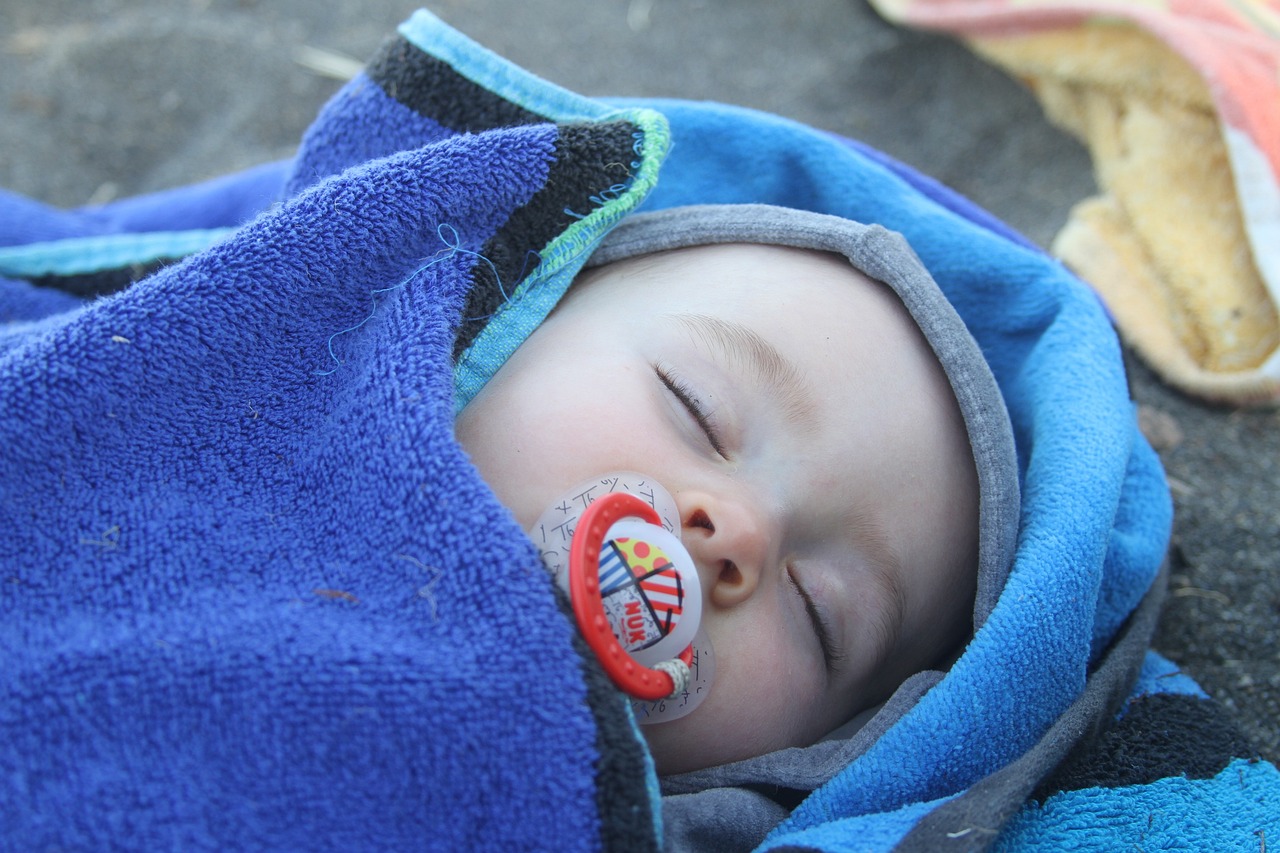 創(chuàng)新嬰兒奶瓶新款推薦，為新生兒家庭帶來溫馨關(guān)愛與革新