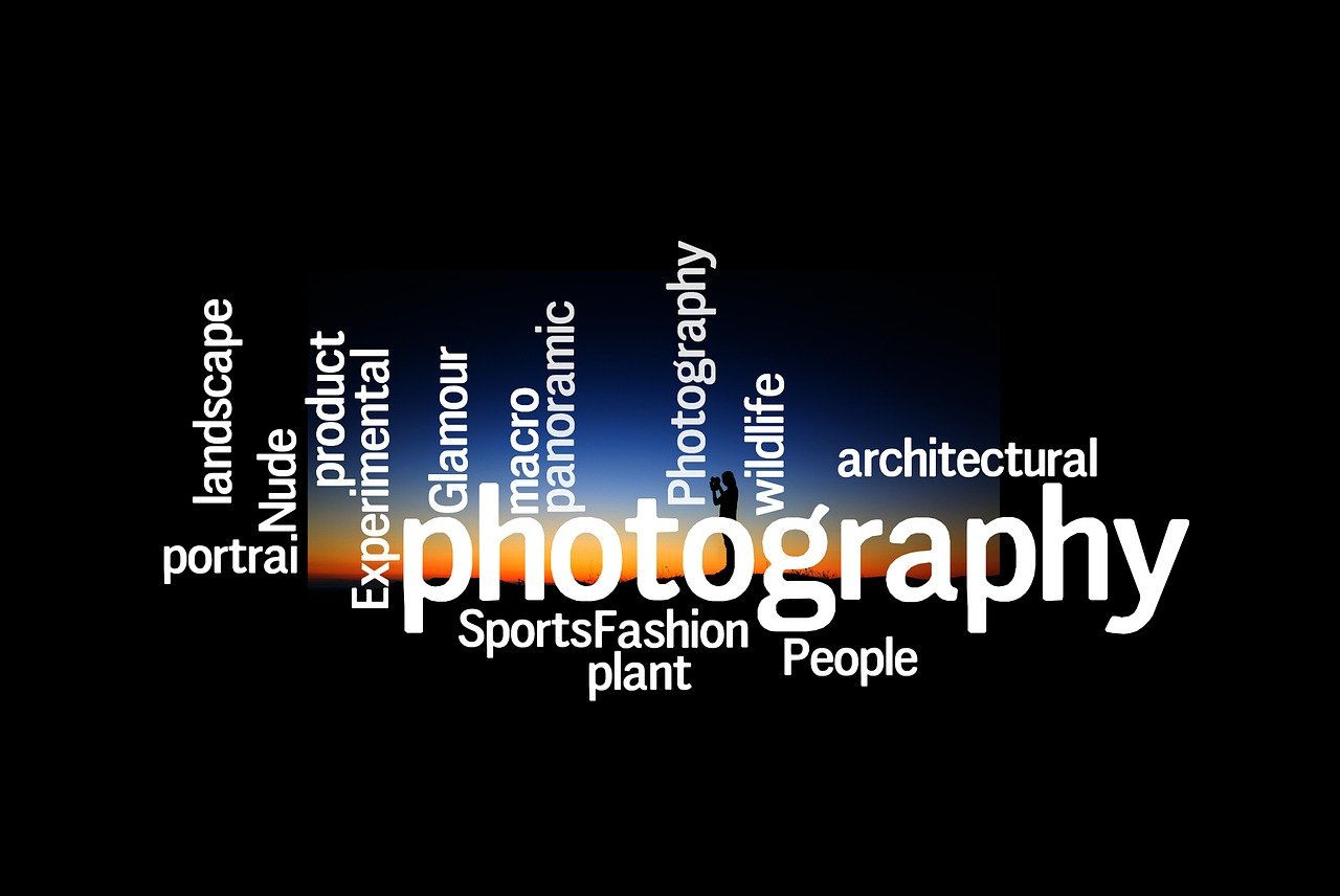 網(wǎng)絡(luò)時代雙刃劍效應(yīng)，AV明星圖的雙刃劍效應(yīng)與涉黃問題探討