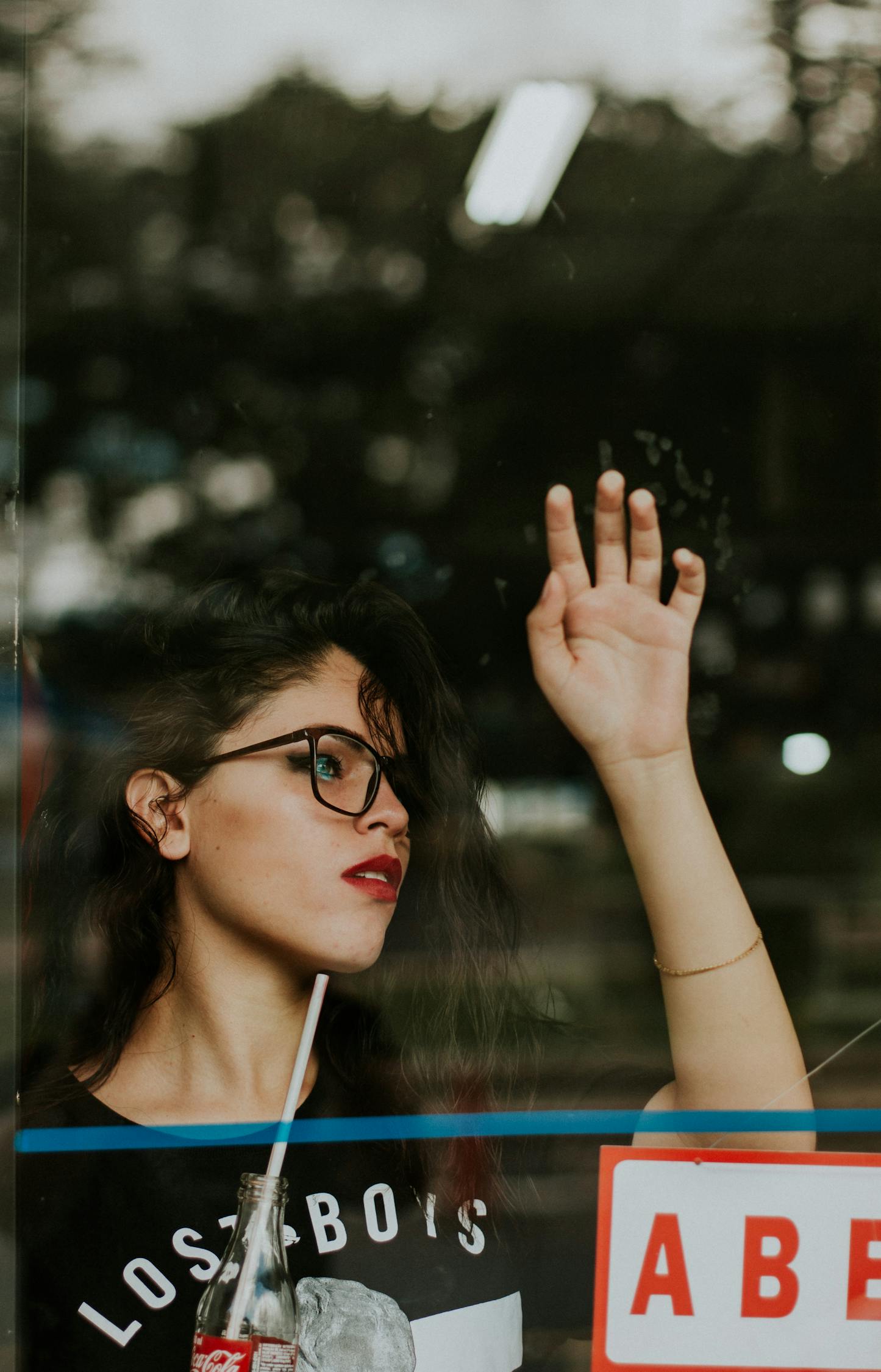 探索明星女性背后的故事，美麗背后的秘密之旅