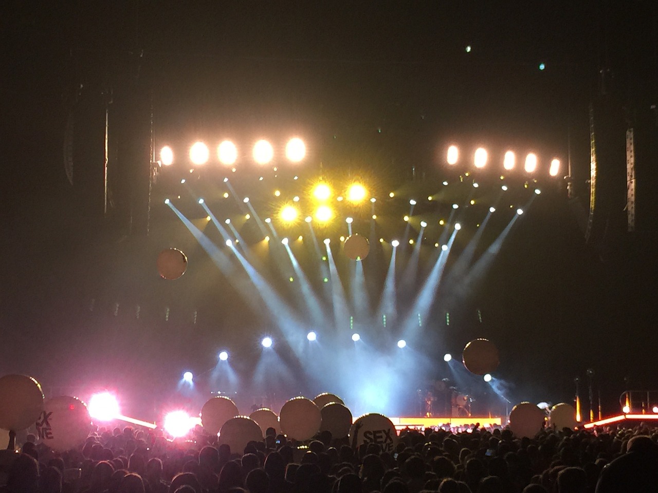 最新舞廳交際舞曲，舞動(dòng)社交的新風(fēng)尚潮流之選！