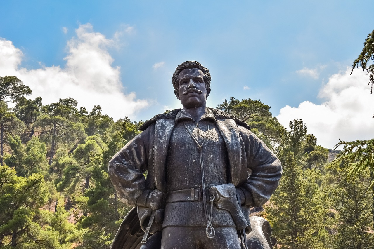 獵鷹1949第40集，英雄壯志，戰(zhàn)火重燃