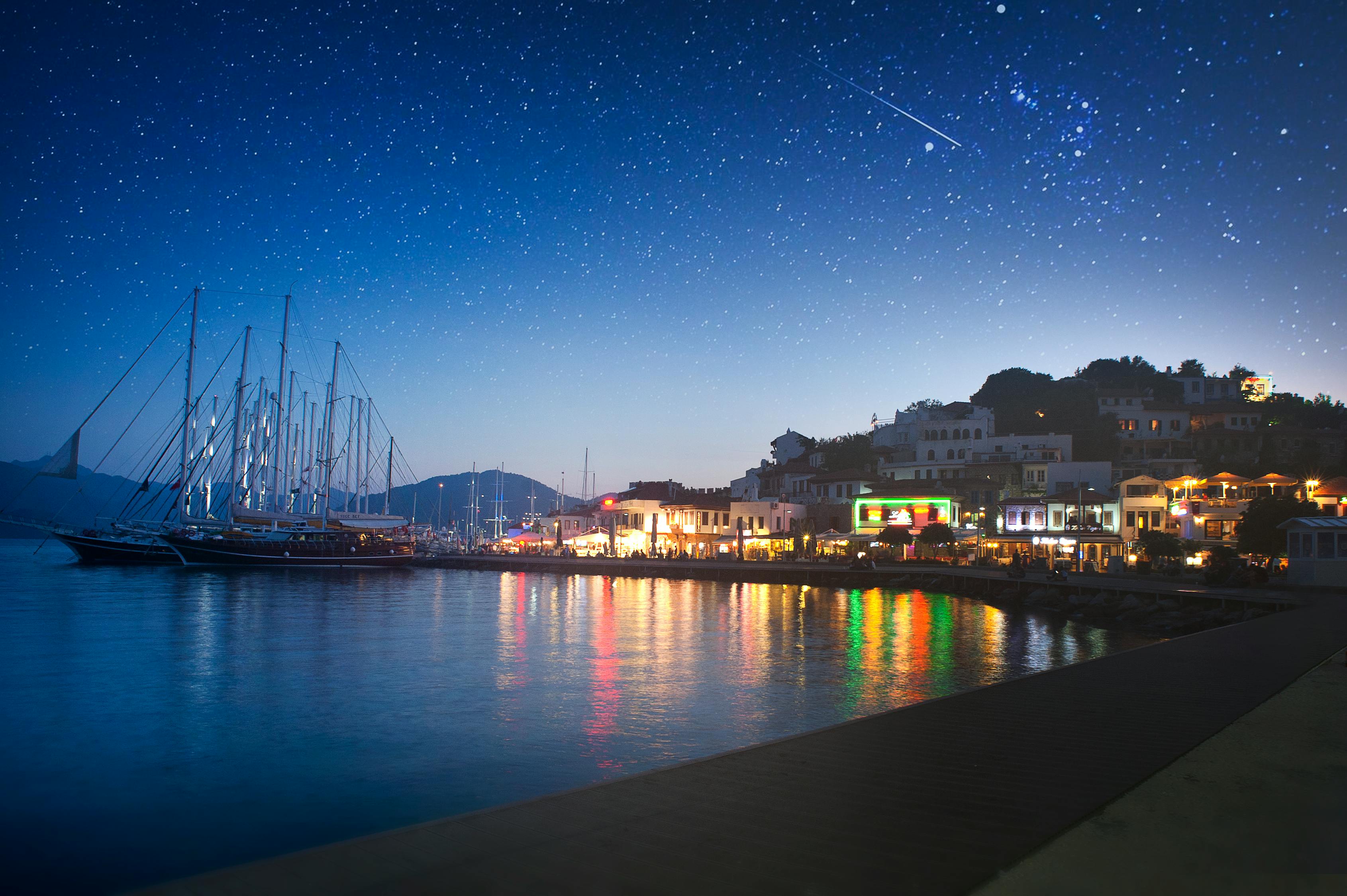 天津新晉月亮女神，璀璨之光點(diǎn)亮城市夜空之美