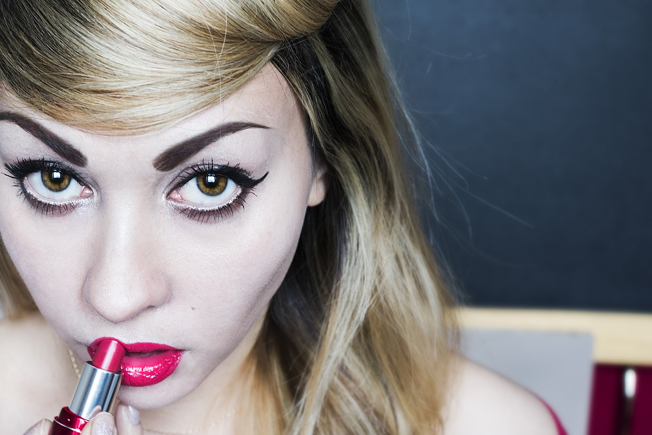 時(shí)尚內(nèi)扣發(fā)型精選，魅力造型的必備之選