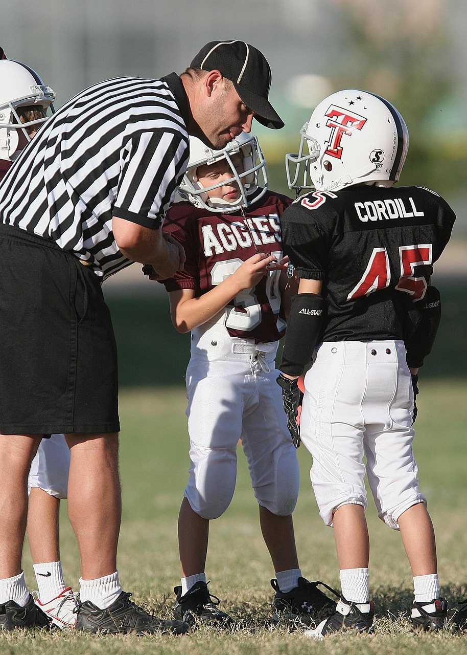 熱血青春！校園足球比賽熱血競(jìng)技盛宴，綠茵場(chǎng)上的榮耀之戰(zhàn)