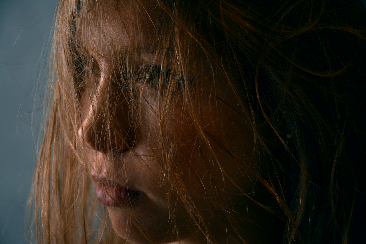 揭秘明星美麗背后的秘密，明星是否種睫毛？