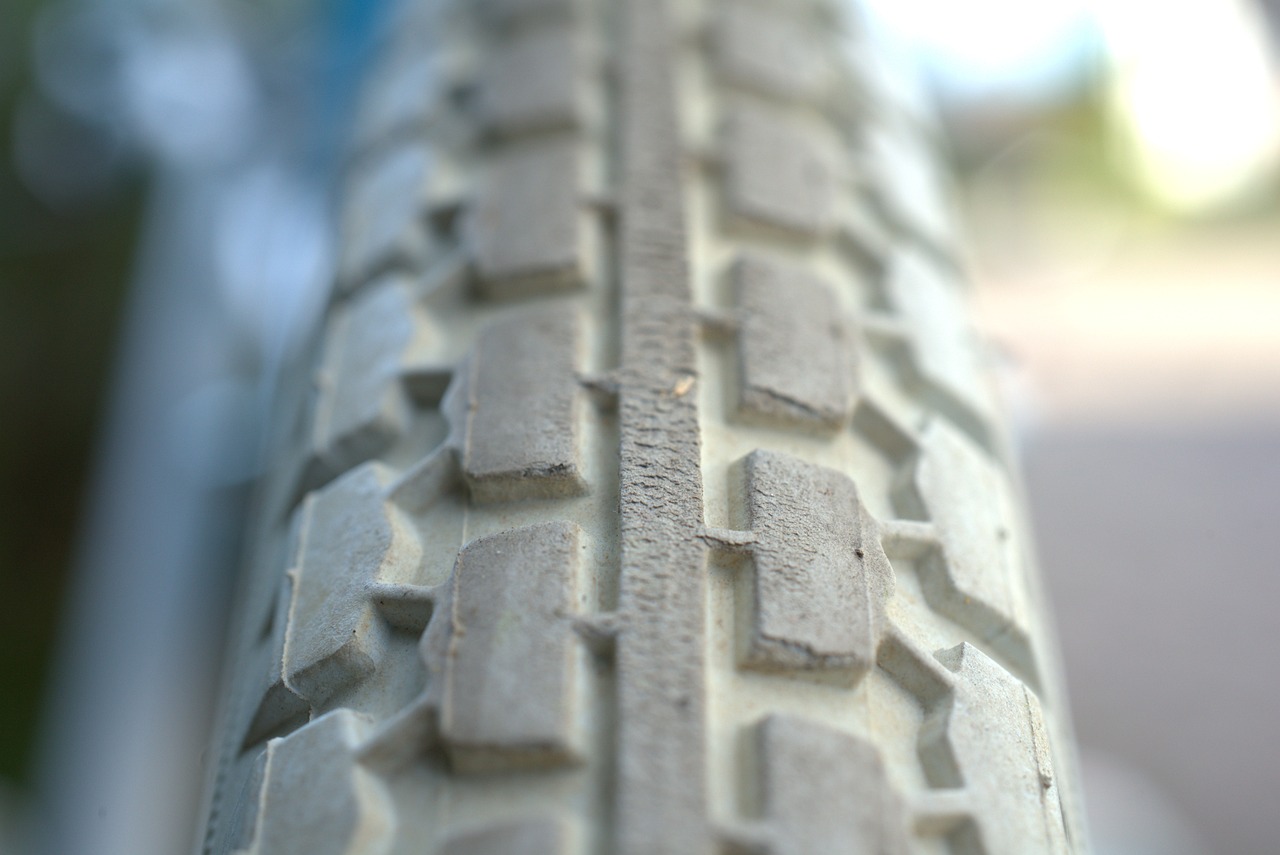 橡膠主力行情深度解析與展望