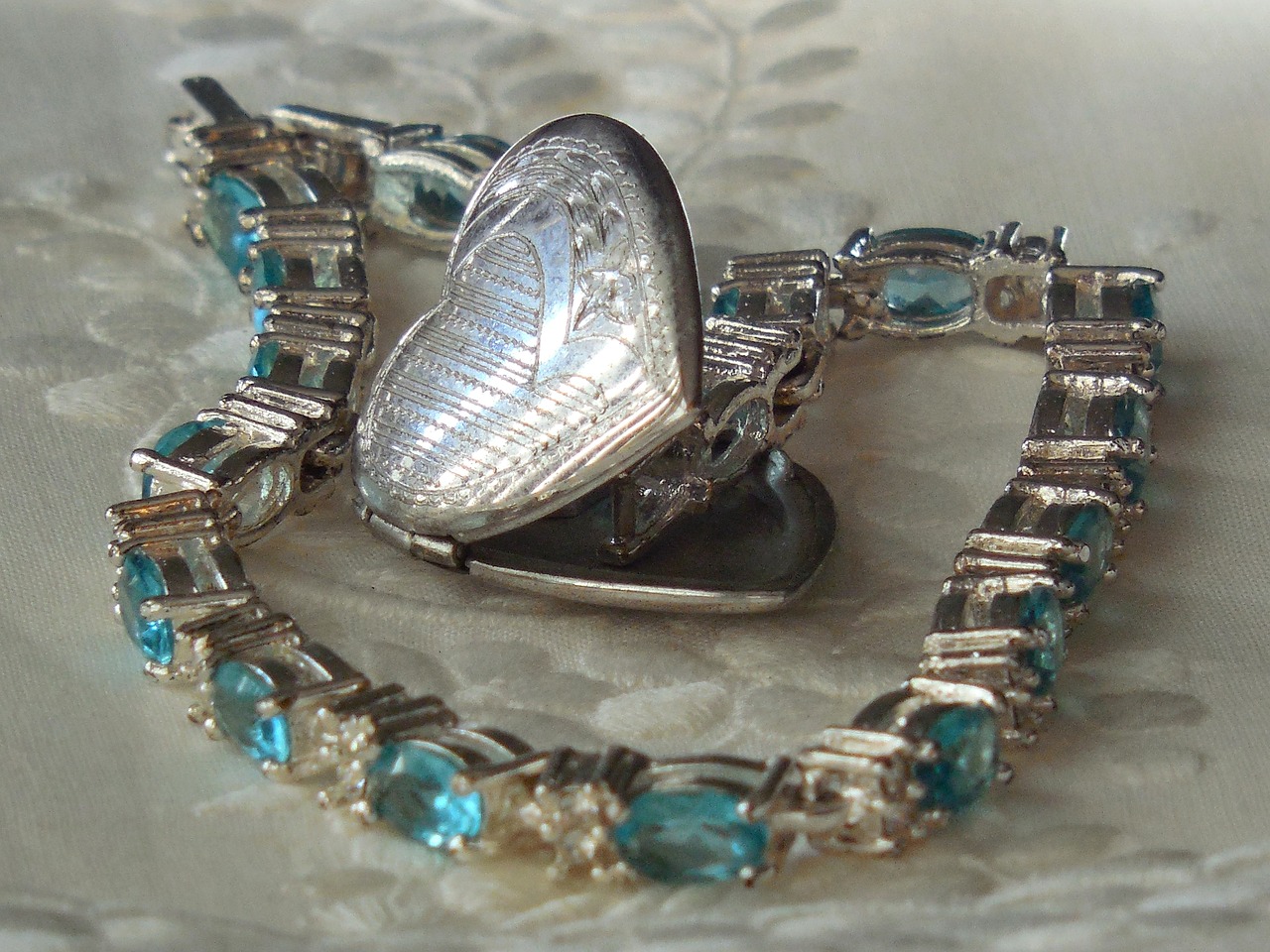 動(dòng)漫系列頭像，魅力交織的無盡世界