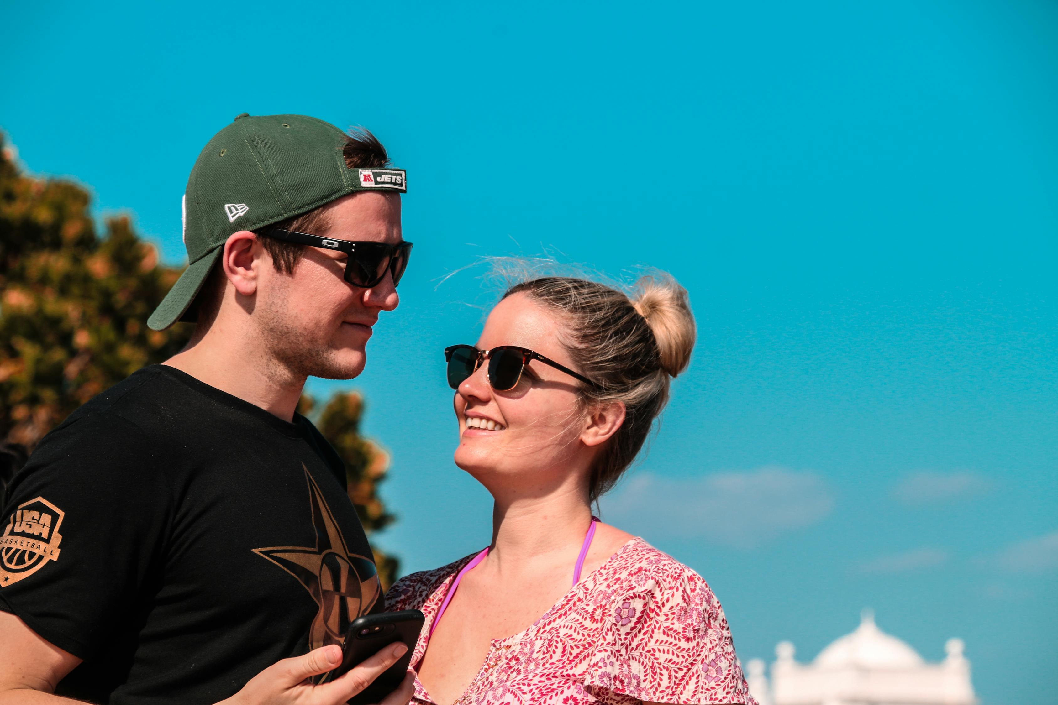 男生動(dòng)漫手機(jī)壁紙，時(shí)尚潮流與個(gè)人情感的完美交融