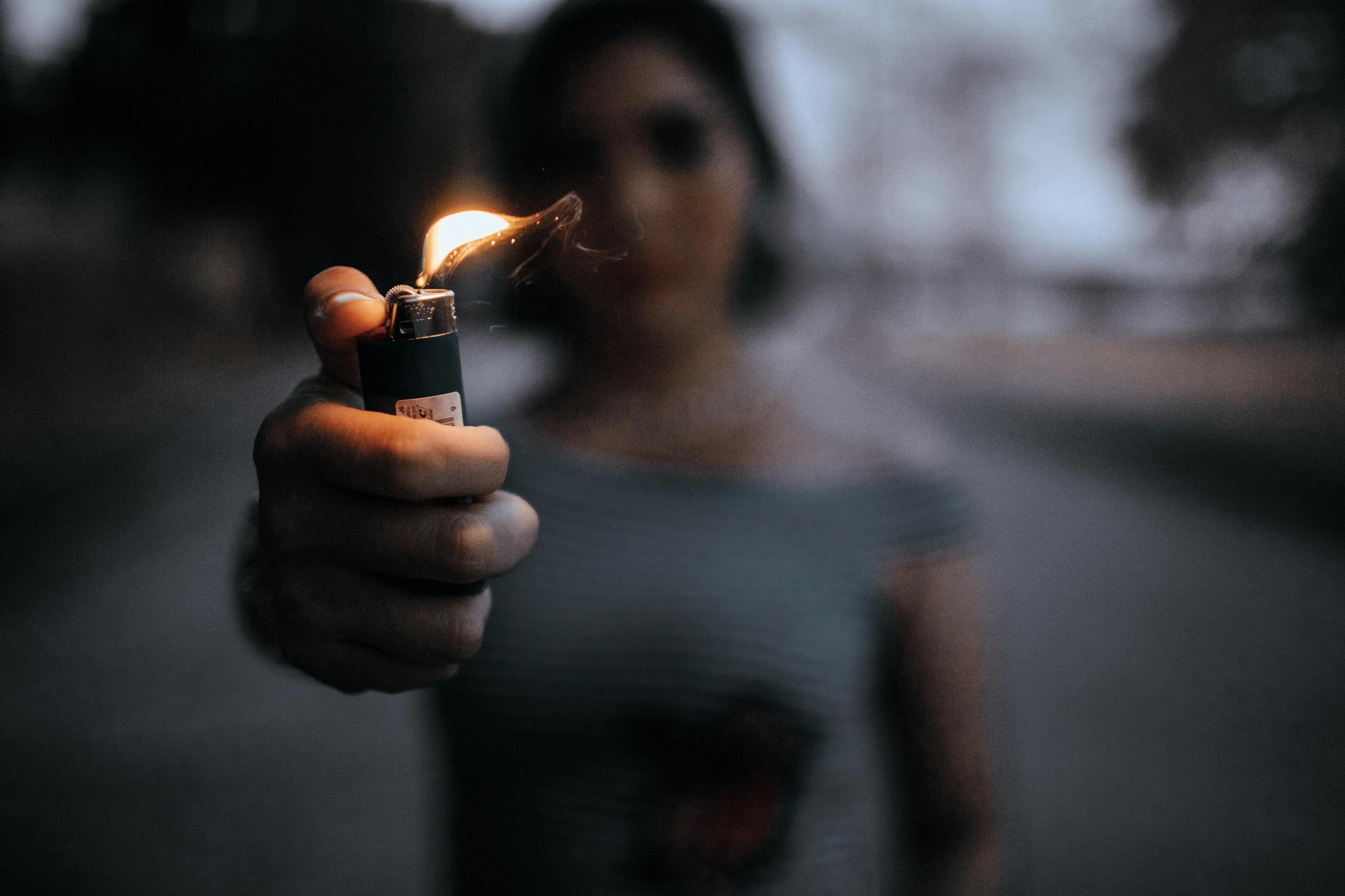 探索未來(lái)之火，新款充電打火機(jī)亮相