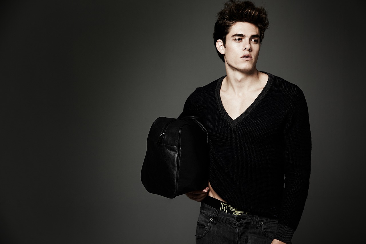 最新男士發(fā)型圖集，時(shí)尚潮流的多樣展示與展示魅力風(fēng)采的男士發(fā)型設(shè)計(jì)