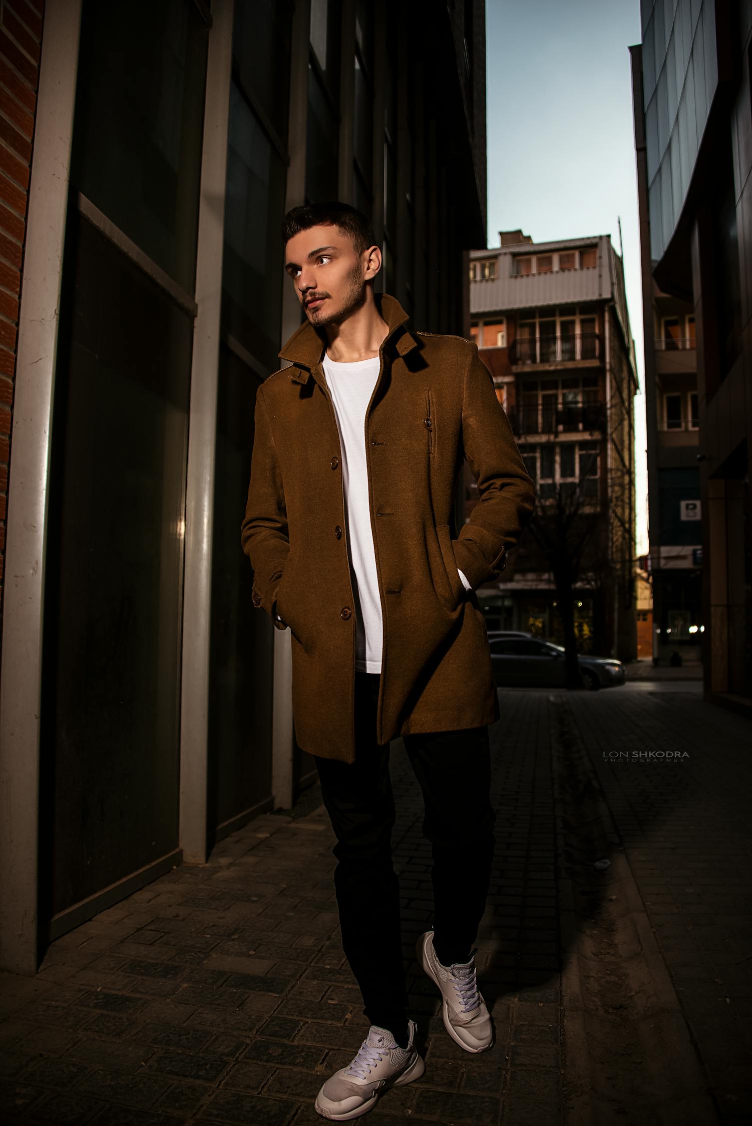 男土冬裝外套新款上市，時(shí)尚保暖雙全，男士冬季時(shí)尚外套亮相