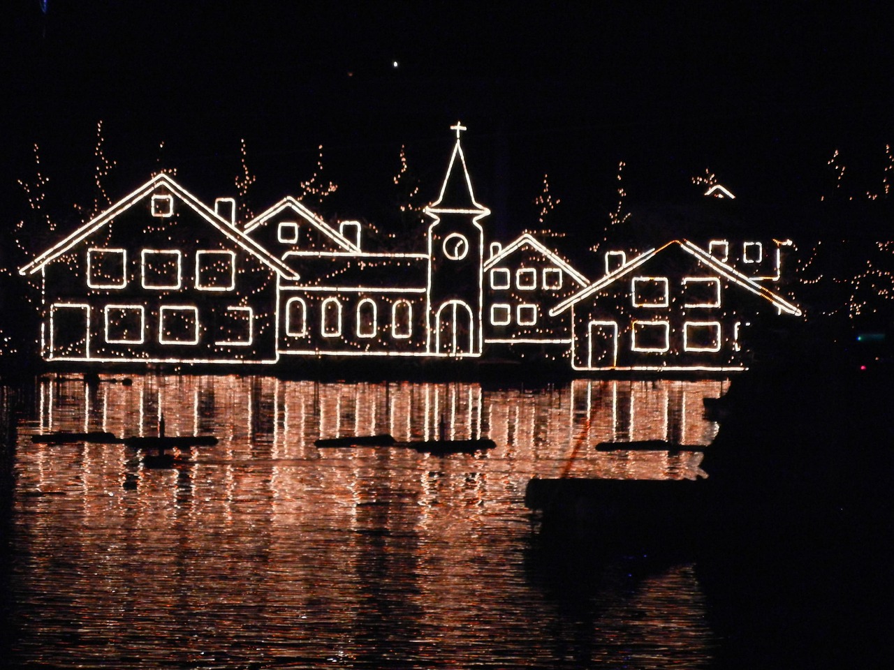 揭秘王妃出逃最新進(jìn)展，背后的故事與懸疑線索浮出水面