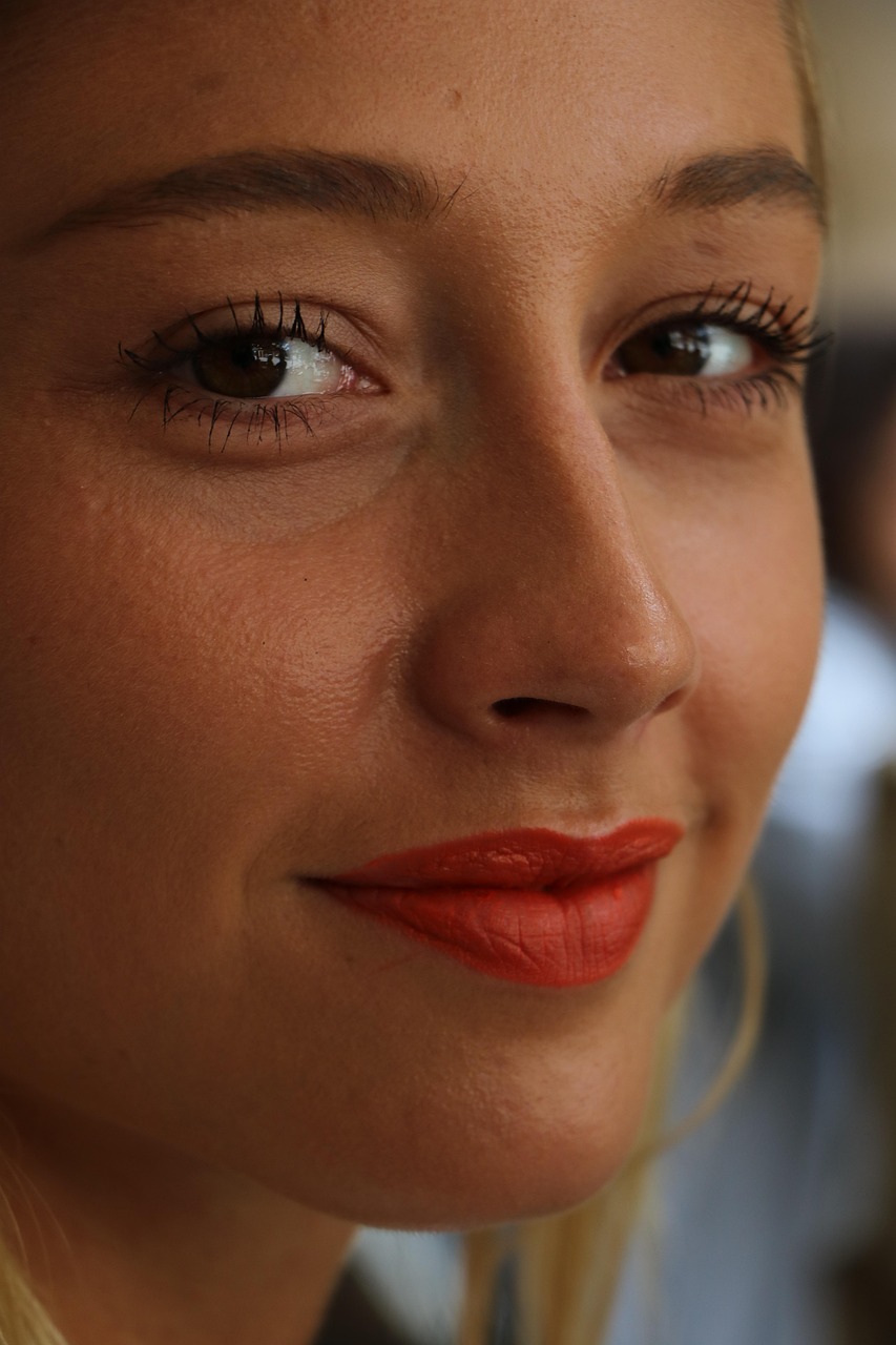 香港混血女演員的獨特魅力與多元風采展示