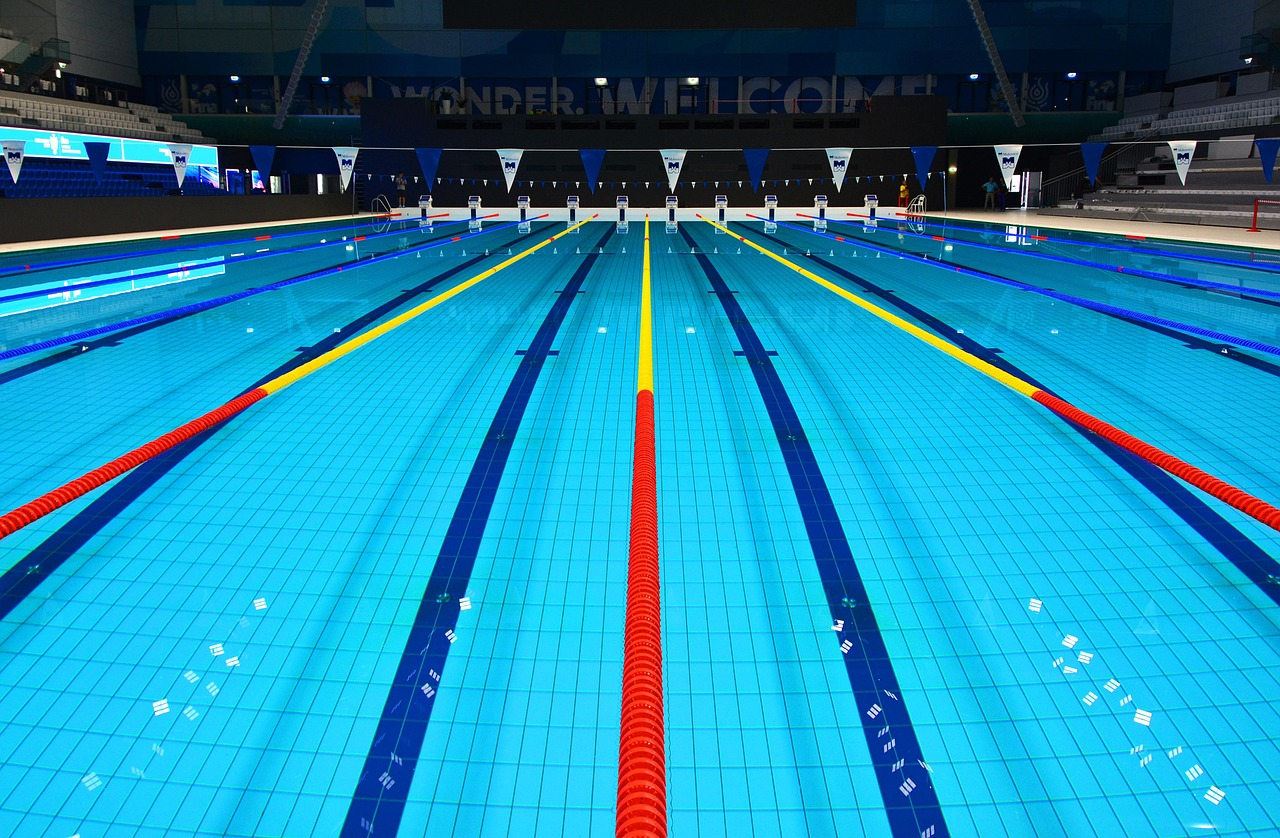 比賽游泳館，榮耀與激情的游泳競(jìng)技場(chǎng)