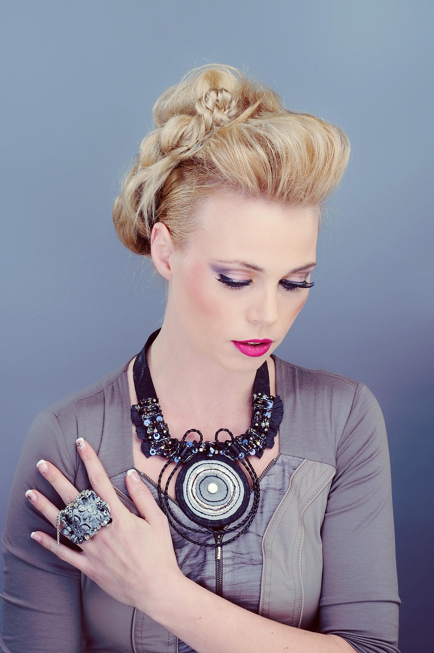 流行美發(fā)型視頻教程，揭秘打造時(shí)尚魅力的秘密武器