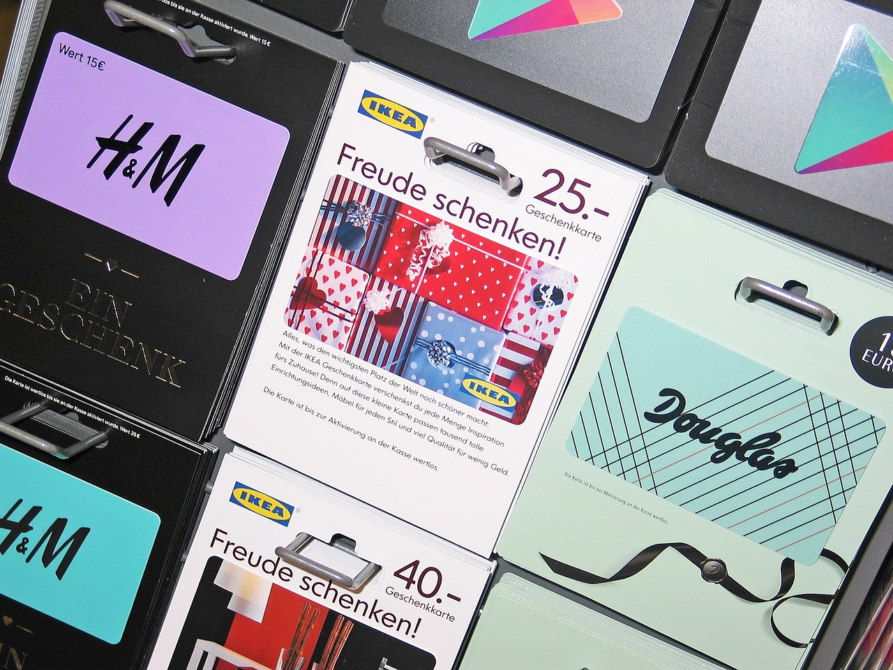 最新KTV預(yù)訂優(yōu)惠信息，享受音樂盛宴，驚喜折扣等你來體驗(yàn)！